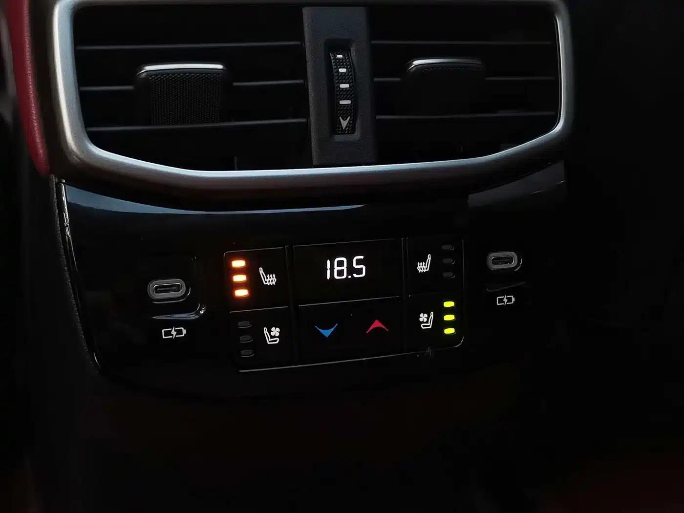 Lexus RX 500h AWD F Sport Performance — миниатюра 23