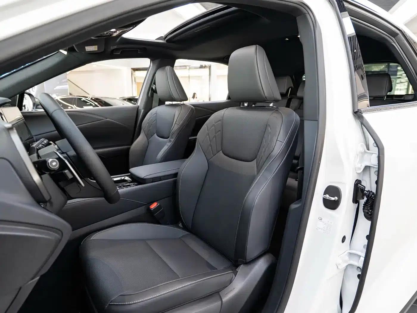 Lexus RX 2026 300 AWD Luxury Edition — миниатюра 11