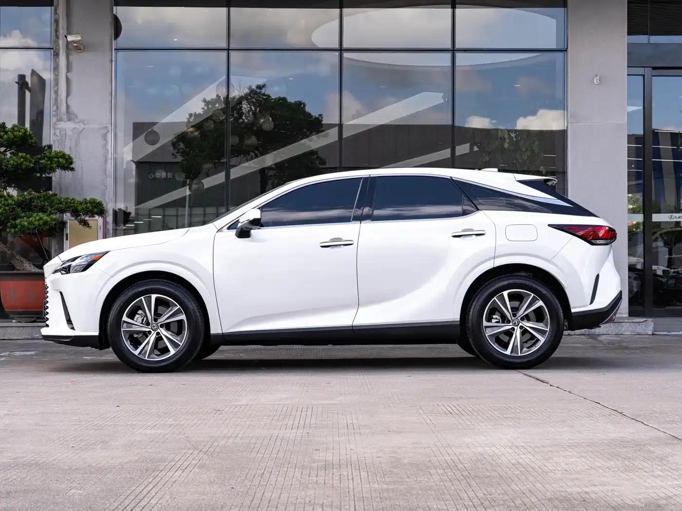Lexus RX 2026 300 AWD Luxury Edition — миниатюра 4
