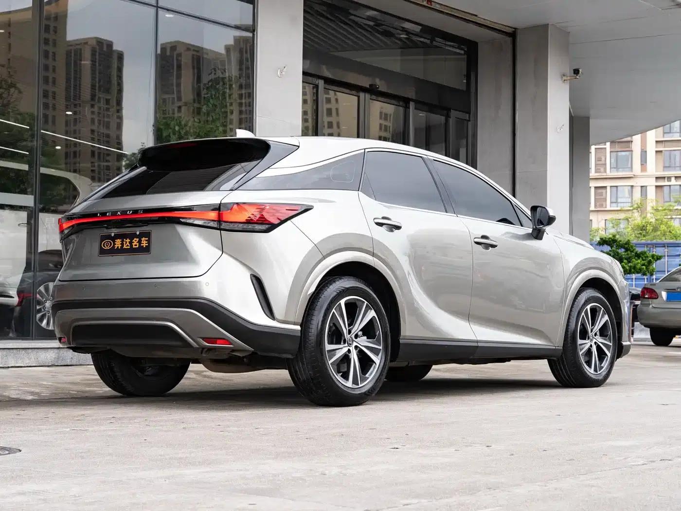 Lexus RX 2025 300 AWD Luxury Edition — миниатюра 3