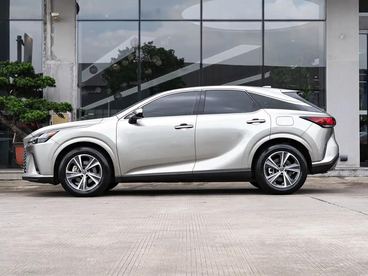 Lexus RX 2025 300 AWD Luxury Edition — миниатюра 4