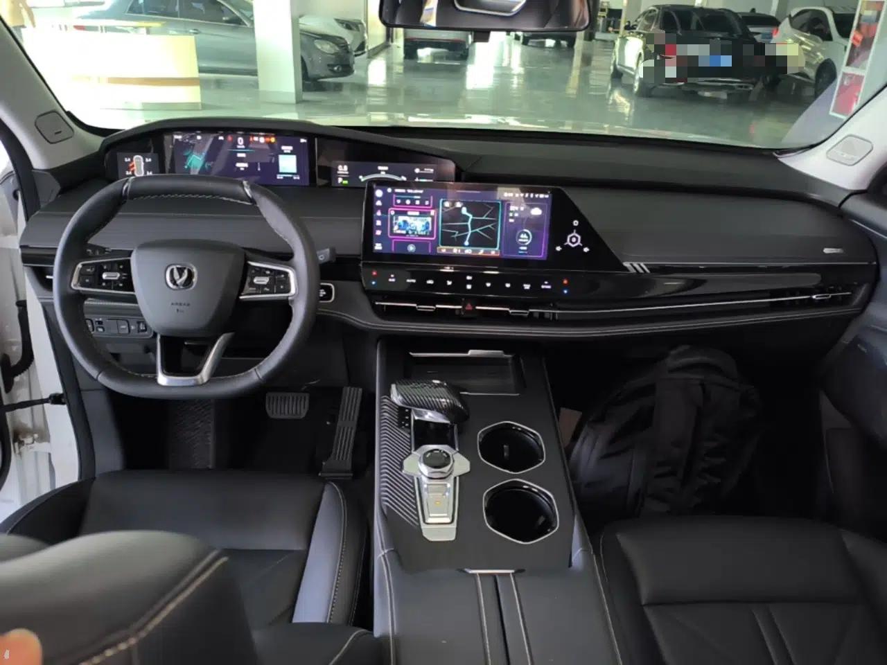 CHANGAN UNI-K 2024 2.0T Two-Wheel Drive YueShang Trim — миниатюра 12