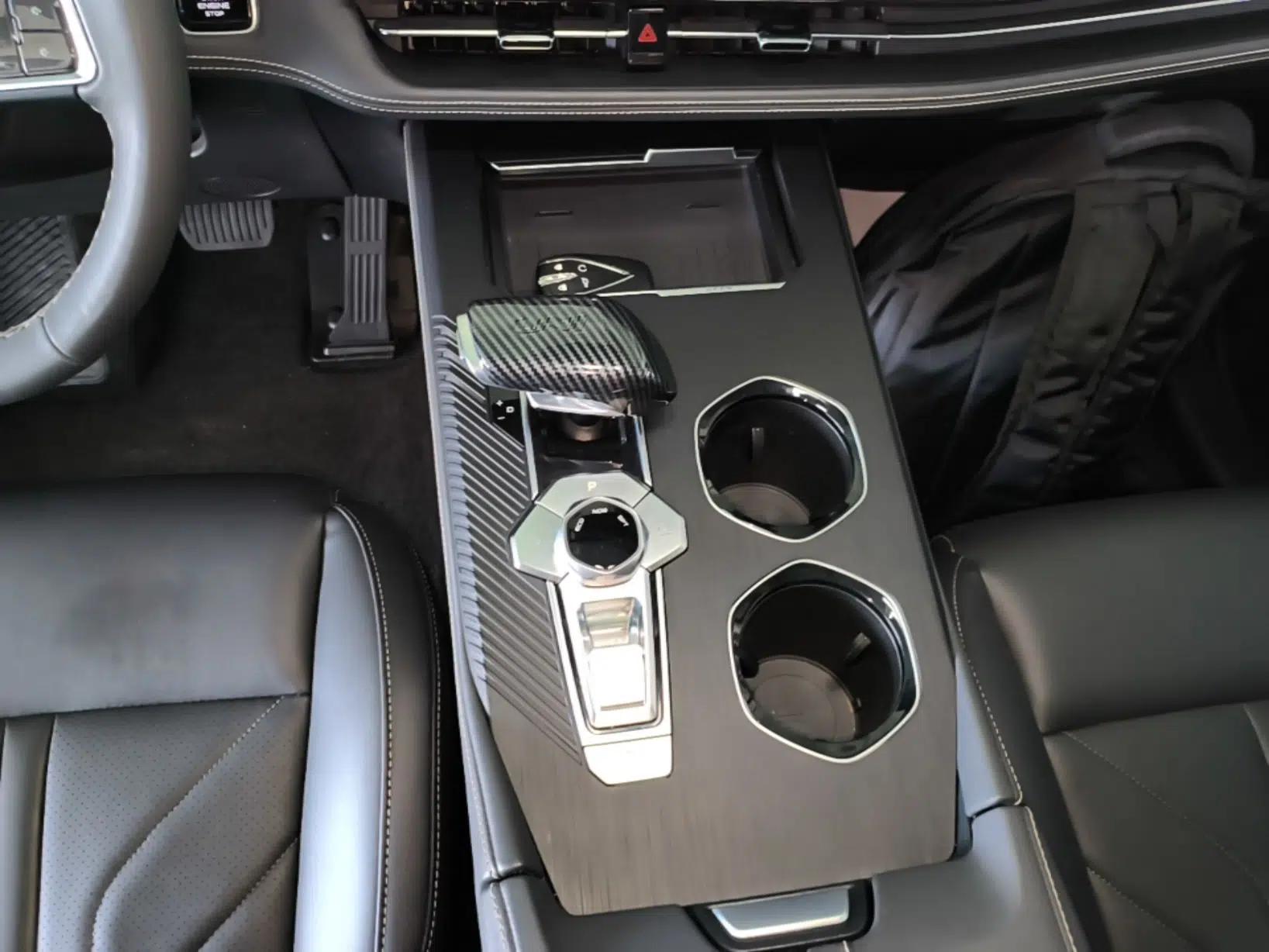 CHANGAN UNI-K 2024 2.0T Two-Wheel Drive YueShang Trim — миниатюра 16