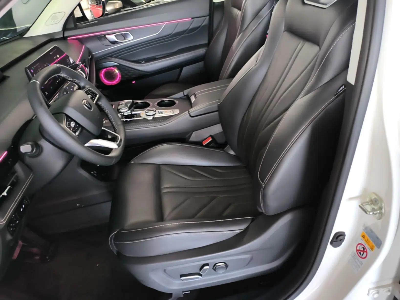 CHANGAN UNI-K 2024 2.0T Two-Wheel Drive YueShang Trim — миниатюра 17