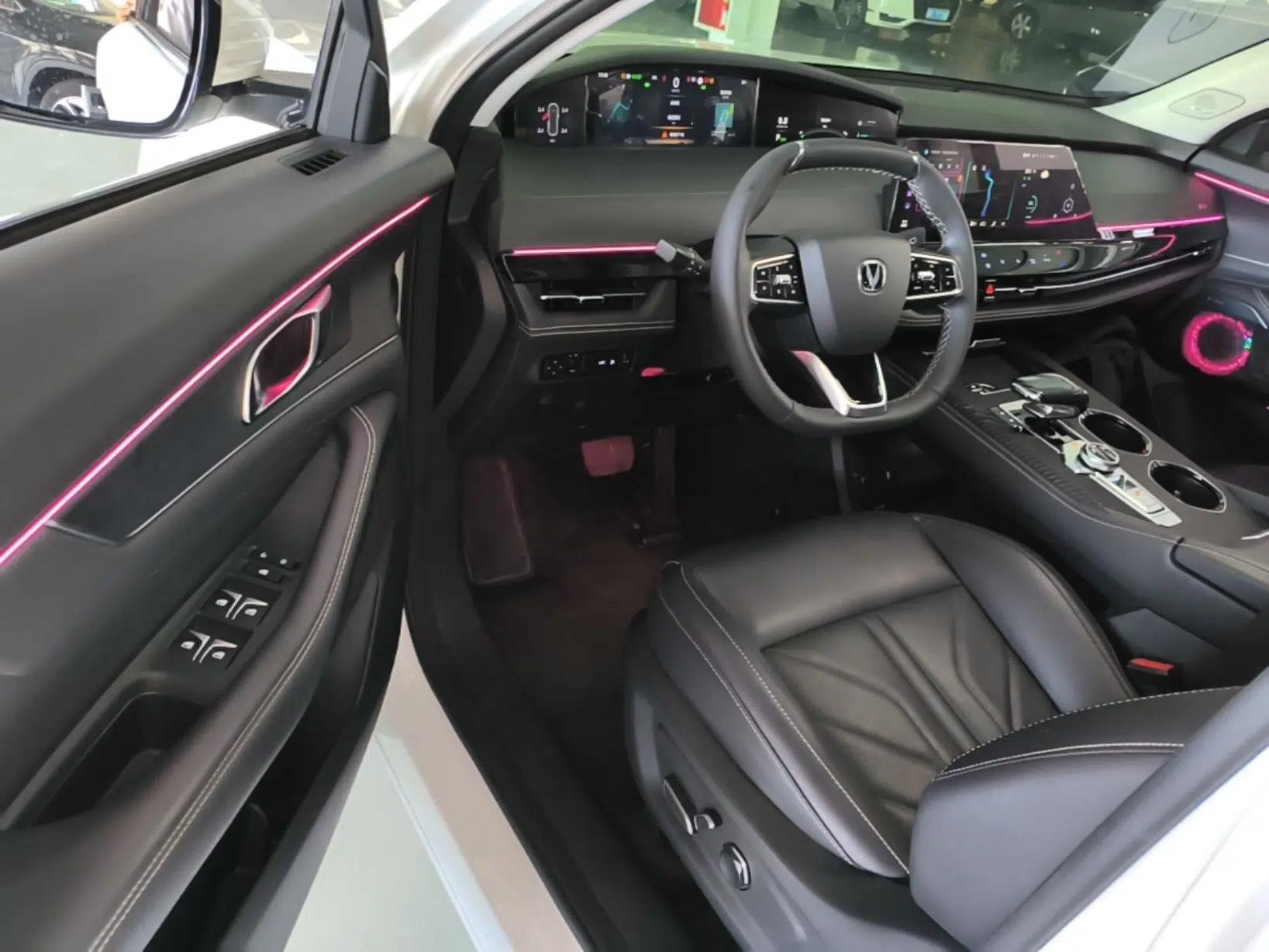 CHANGAN UNI-K 2024 2.0T Two-Wheel Drive YueShang Trim — миниатюра 18
