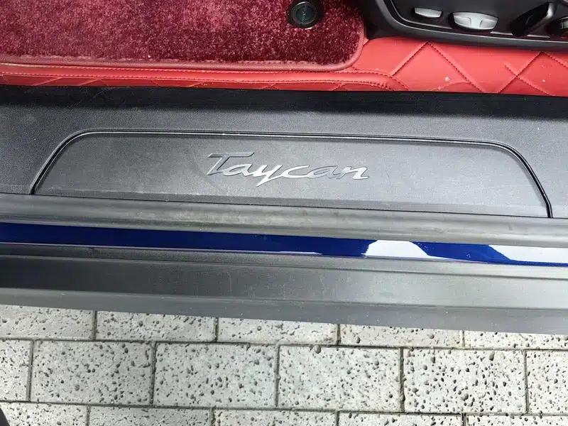 2020 Taycan — миниатюра 11