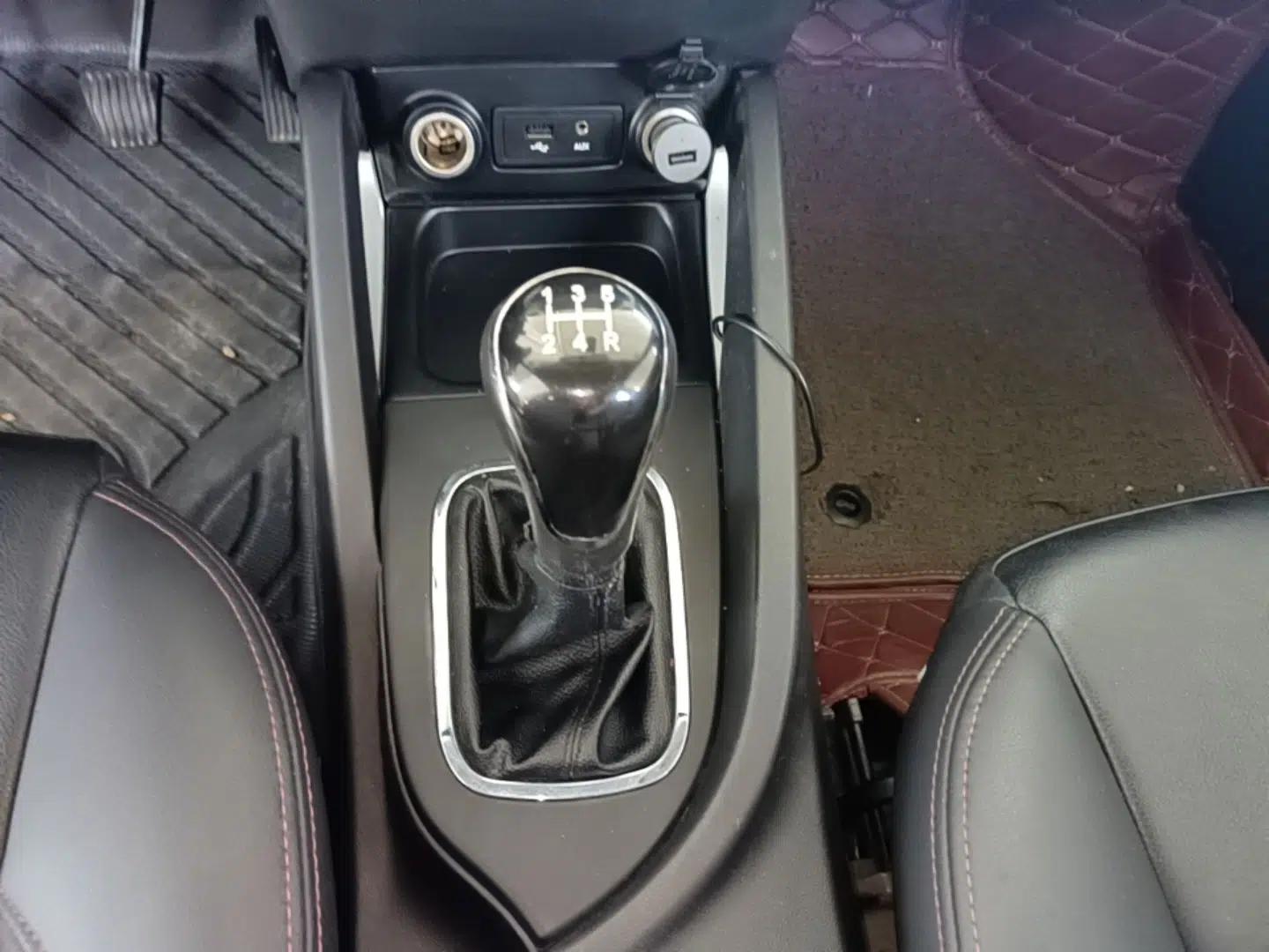 CHANGAN CS35 2016 1.6L Manual Luxury Model China V Standard — миниатюра 16