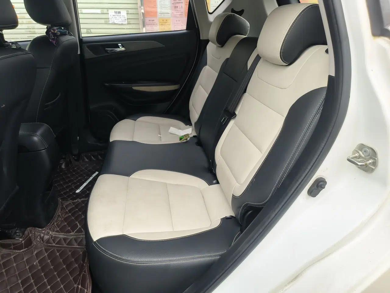 CHANGAN CS35 2017 1.6L Automatic Luxury Model — миниатюра 17