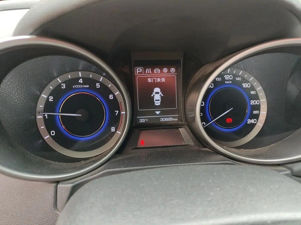 CHANGAN CS35 2017 1.6L Automatic Luxury Model — миниатюра 11