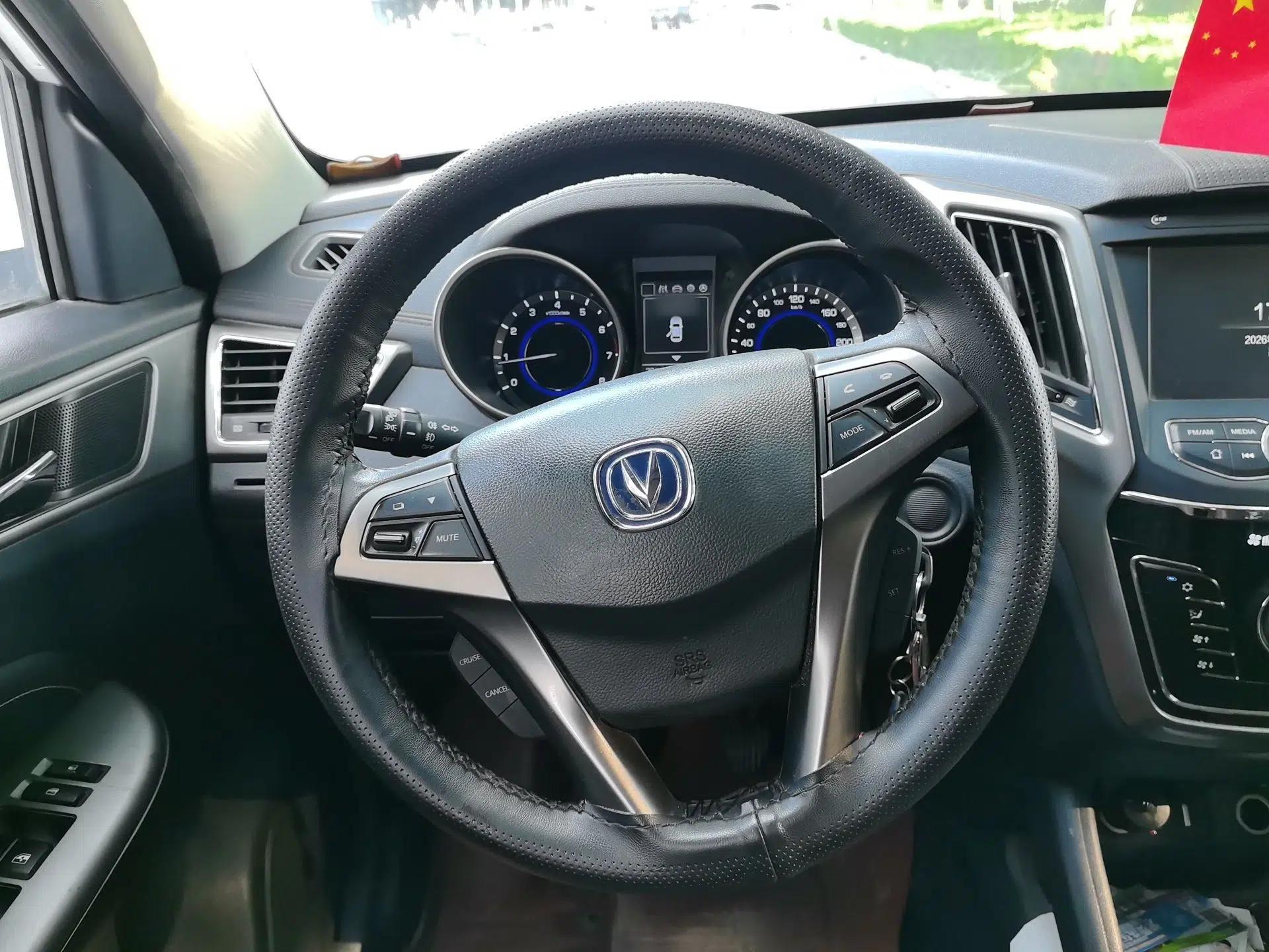 CHANGAN CS35 2017 1.6L Manual Luxury Model — миниатюра 10