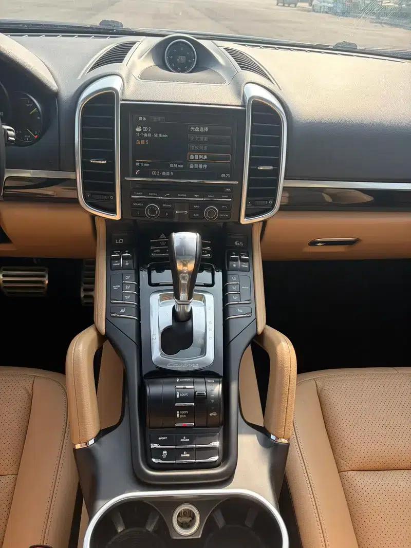 Cayenne E-Hybrid 2015 Cayenne S E-Hybrid 3.0T — миниатюра 9