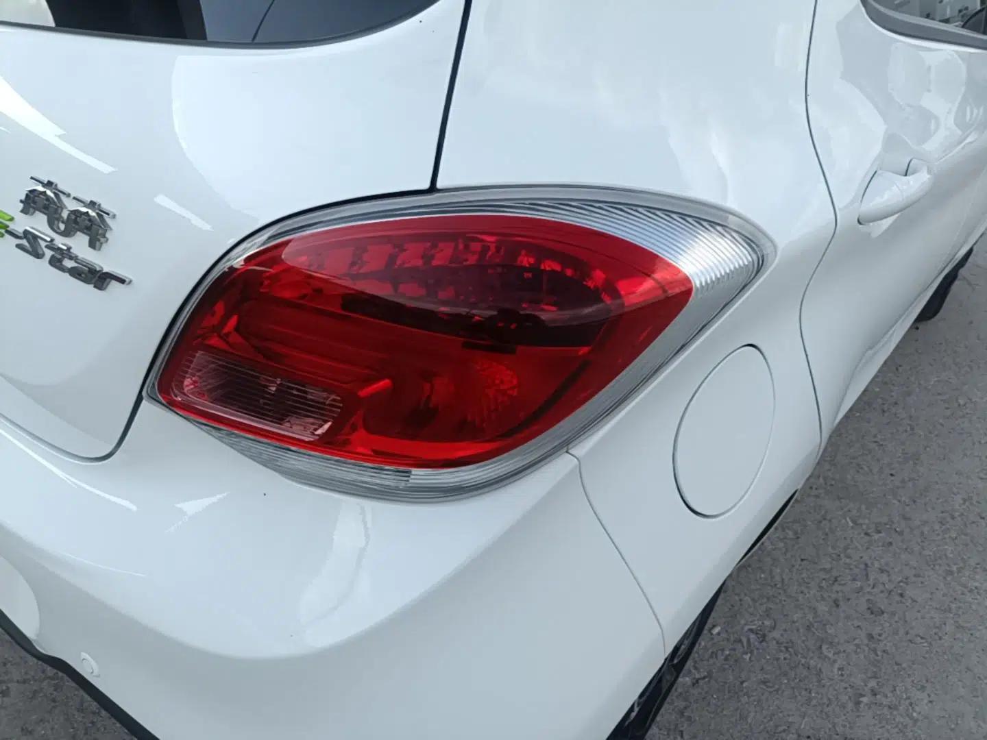 CHANGAN Benni E-Star 2021 National Edition Colorful Version Lithium Iron Phosphate (31.86 kWh) — миниатюра 9