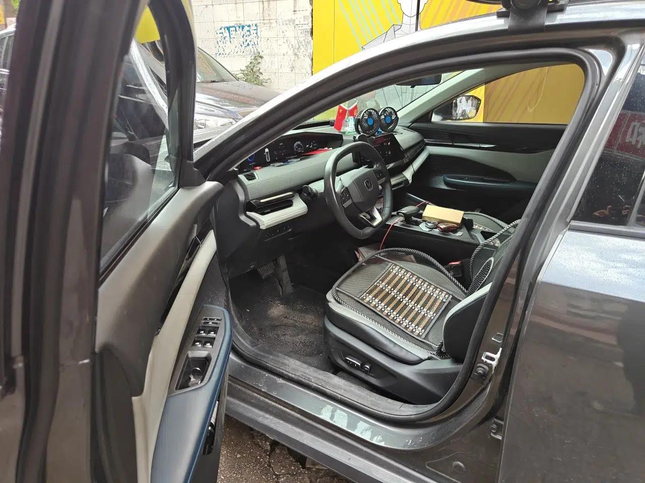 CHANGAN UNI-V iDD 2023 ZhiDian iDD 1.5T 113km Smart & Fun Version — миниатюра 16