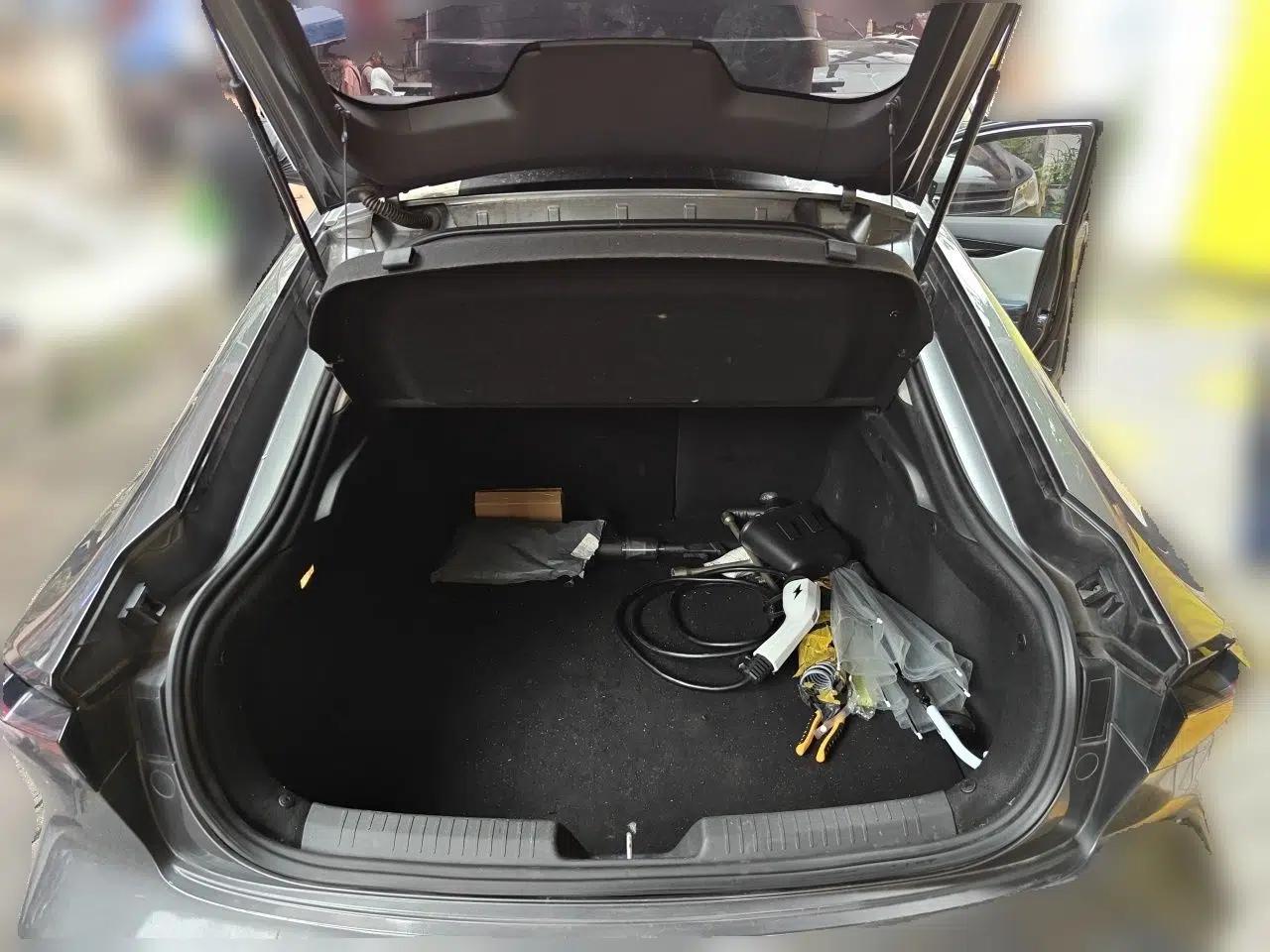 CHANGAN UNI-V iDD 2023 ZhiDian iDD 1.5T 113km Smart & Fun Version — миниатюра 19