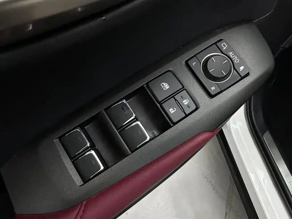 Lexus NX 2020 300h FWD Sport Edition (China VI Emission Standard) — миниатюра 26