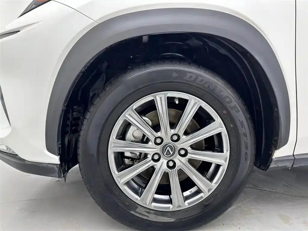 Lexus NX 2020 300h FWD Sport Edition (China VI Emission Standard) — миниатюра 31