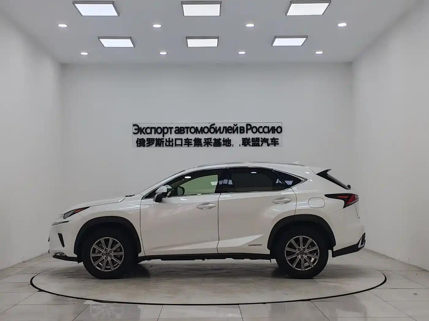 Lexus NX 2020 300h FWD Sport Edition (China VI Emission Standard) — миниатюра 5