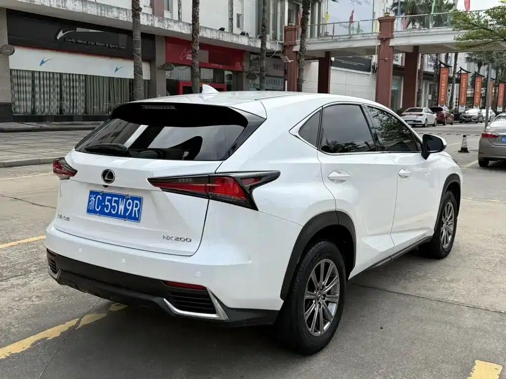 Lexus NX 2020 200 FWD Sport Edition (China V Emission Standard) — миниатюра 3