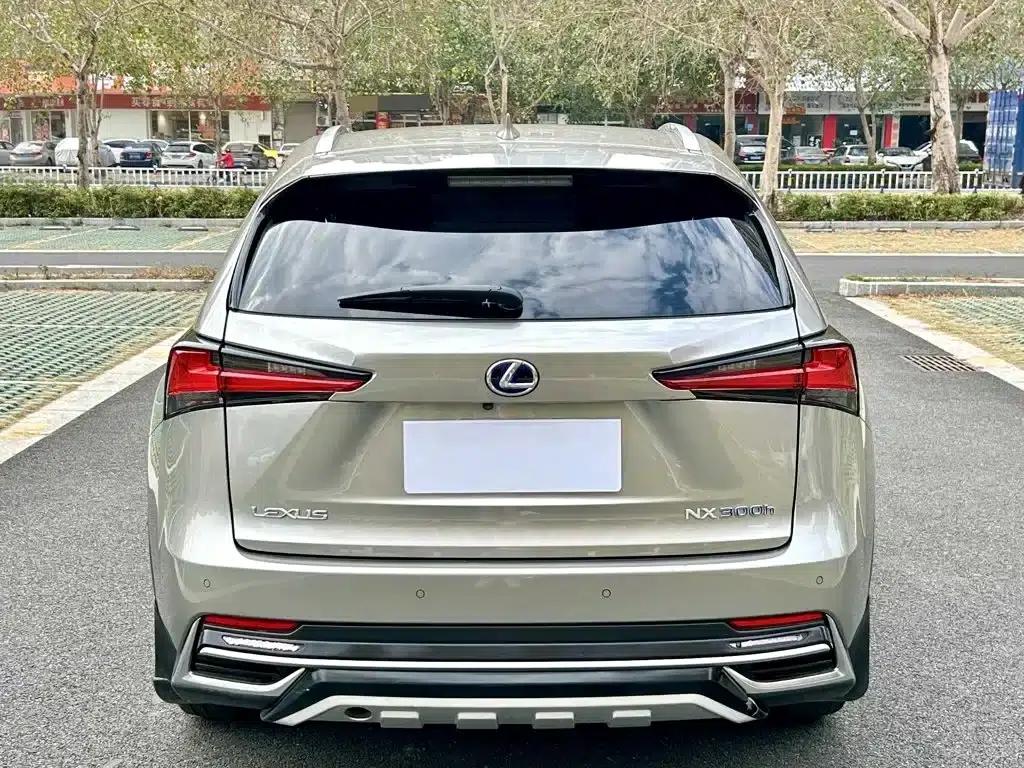 Lexus NX 2015 300h FWD Sport Edition — миниатюра 6