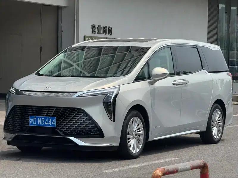 Century 2025 2.0T 7-Seat Luxury Edition — миниатюра 1