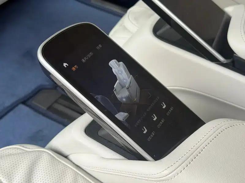 Century 2025 2.0T 7-Seat Luxury Edition — миниатюра 18