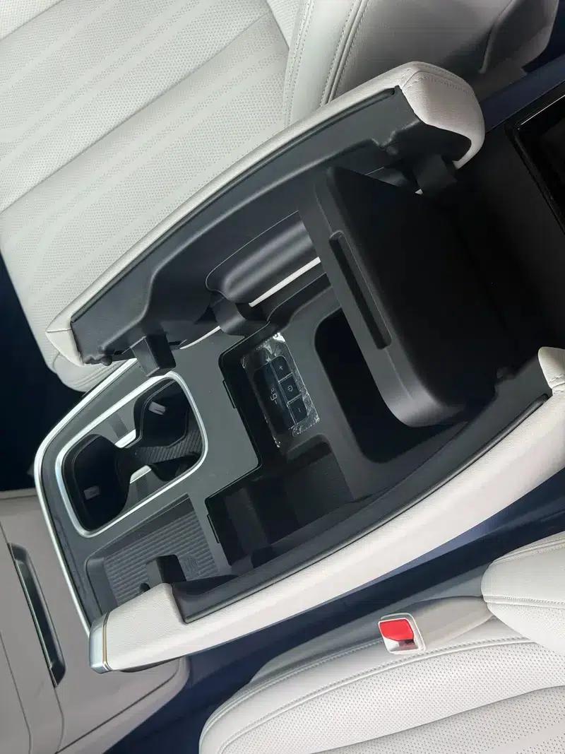Century 2025 2.0T 7-Seat Luxury Edition — миниатюра 25