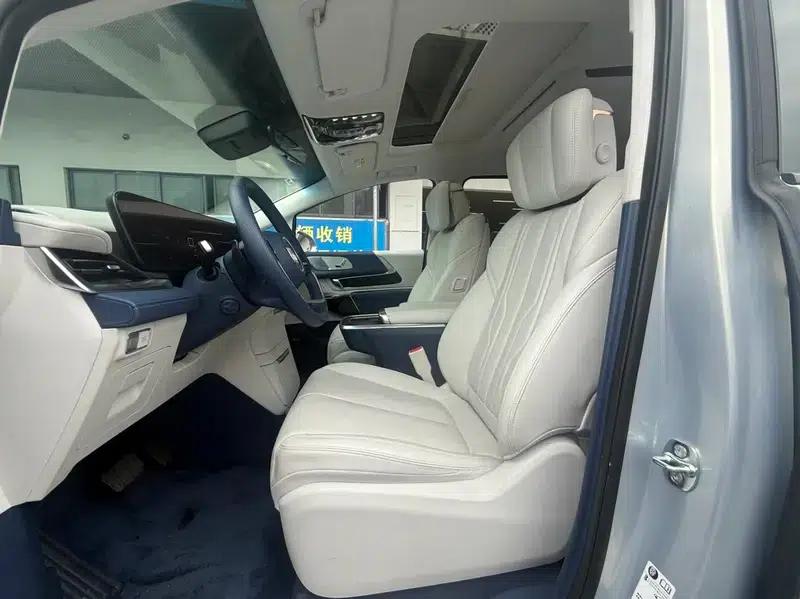 Century 2025 2.0T 7-Seat Luxury Edition — миниатюра 26