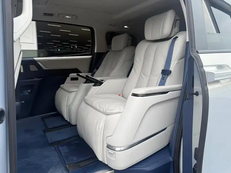 Century 2025 2.0T 7-Seat Luxury Edition — миниатюра 29