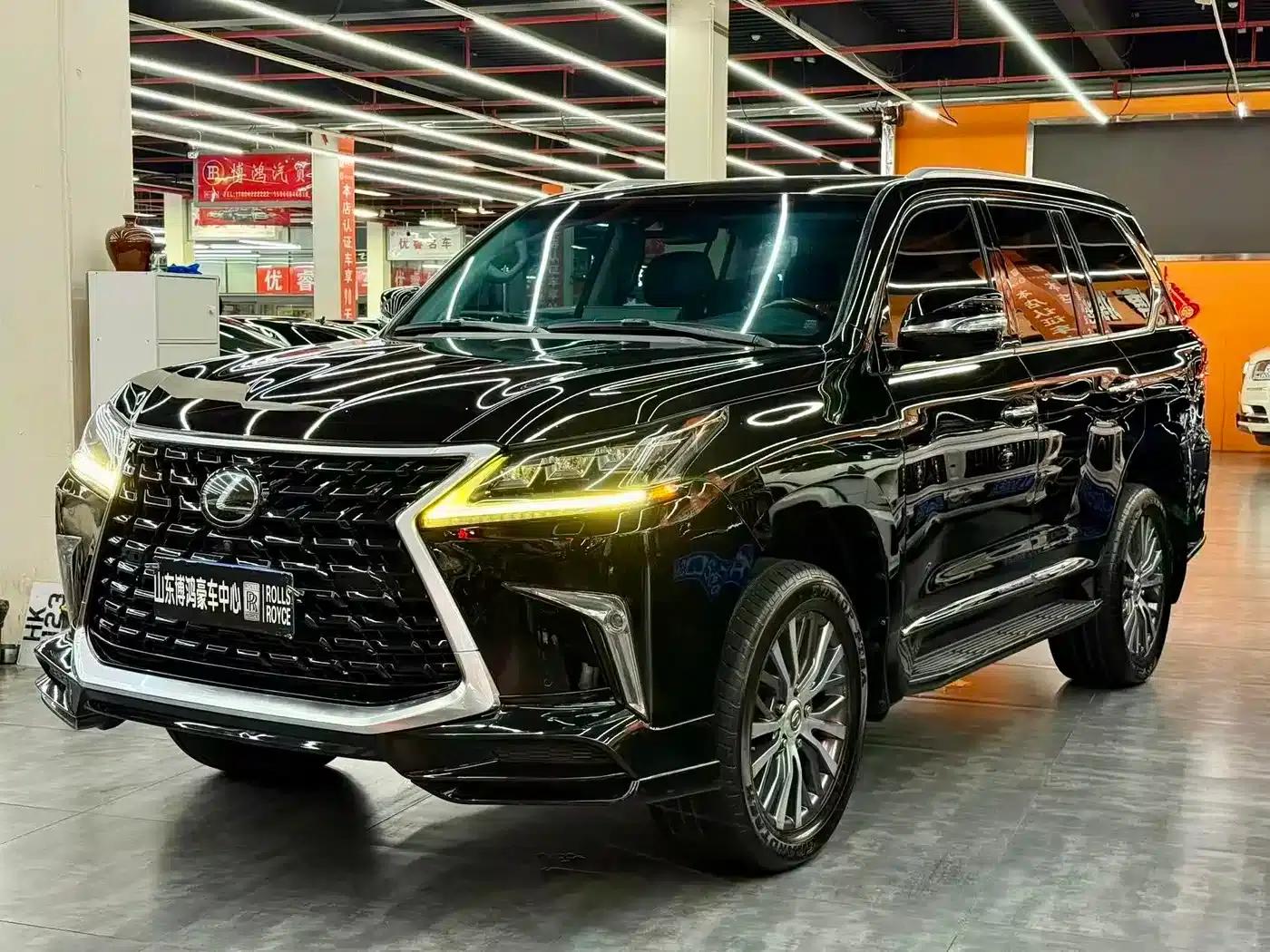 2016 Lexus LX 570 Dynamic Luxury Edition — миниатюра 1