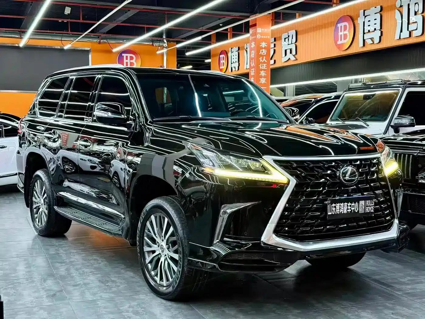 2016 Lexus LX 570 Dynamic Luxury Edition — миниатюра 2