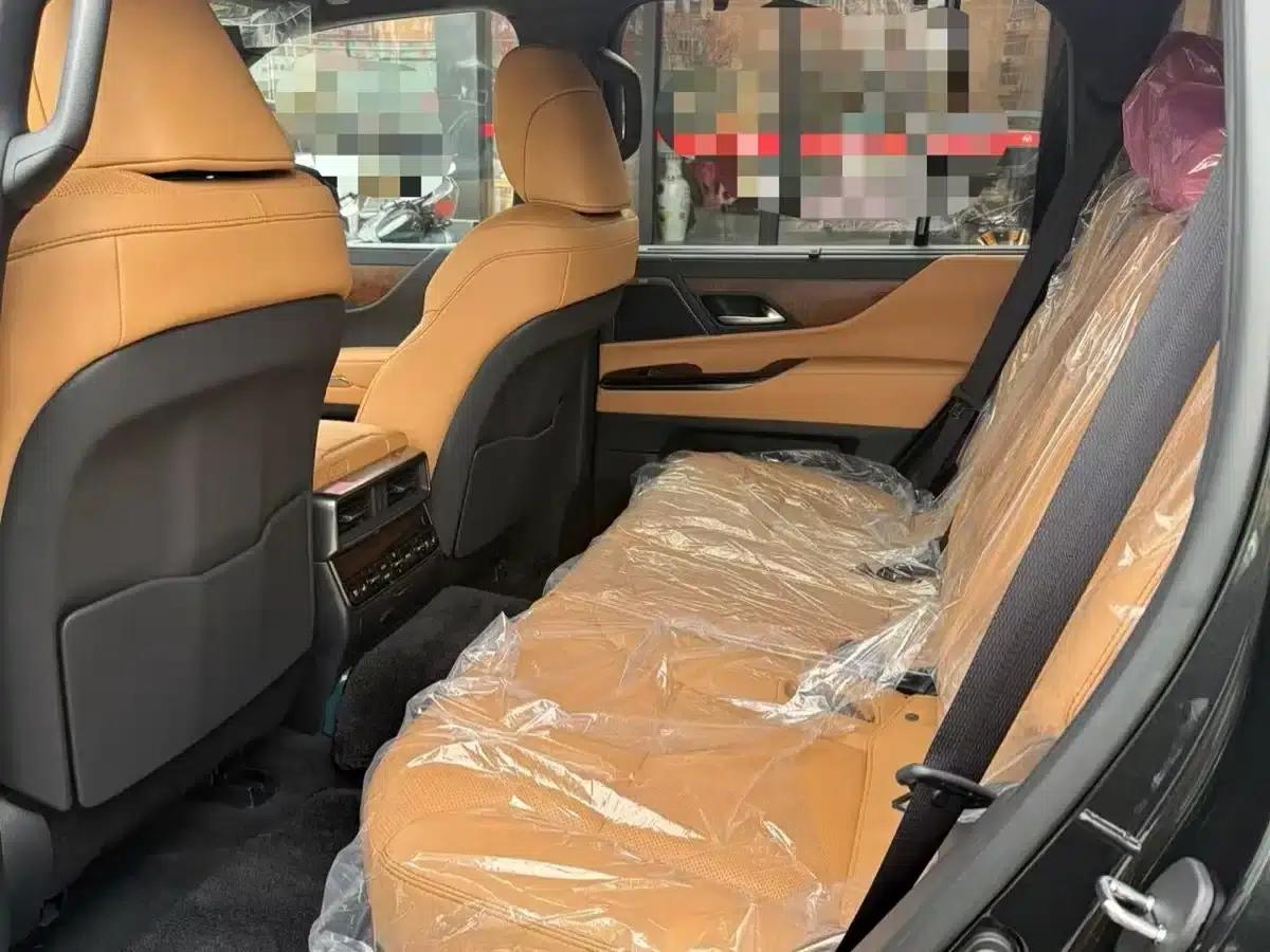Lexus LX 2025 700h Territory Edition — миниатюра 3