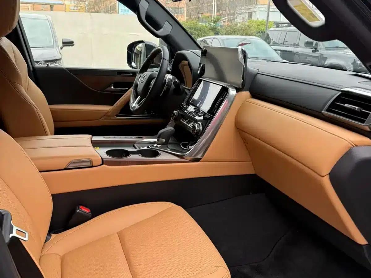 Lexus LX 2025 700h Territory Edition — миниатюра 5