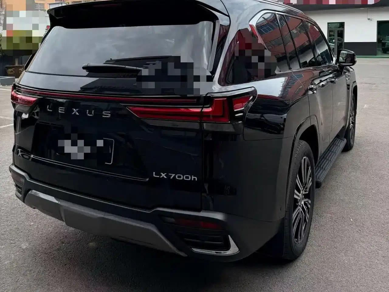 Lexus LX 2025 700h Territory Edition — миниатюра 7
