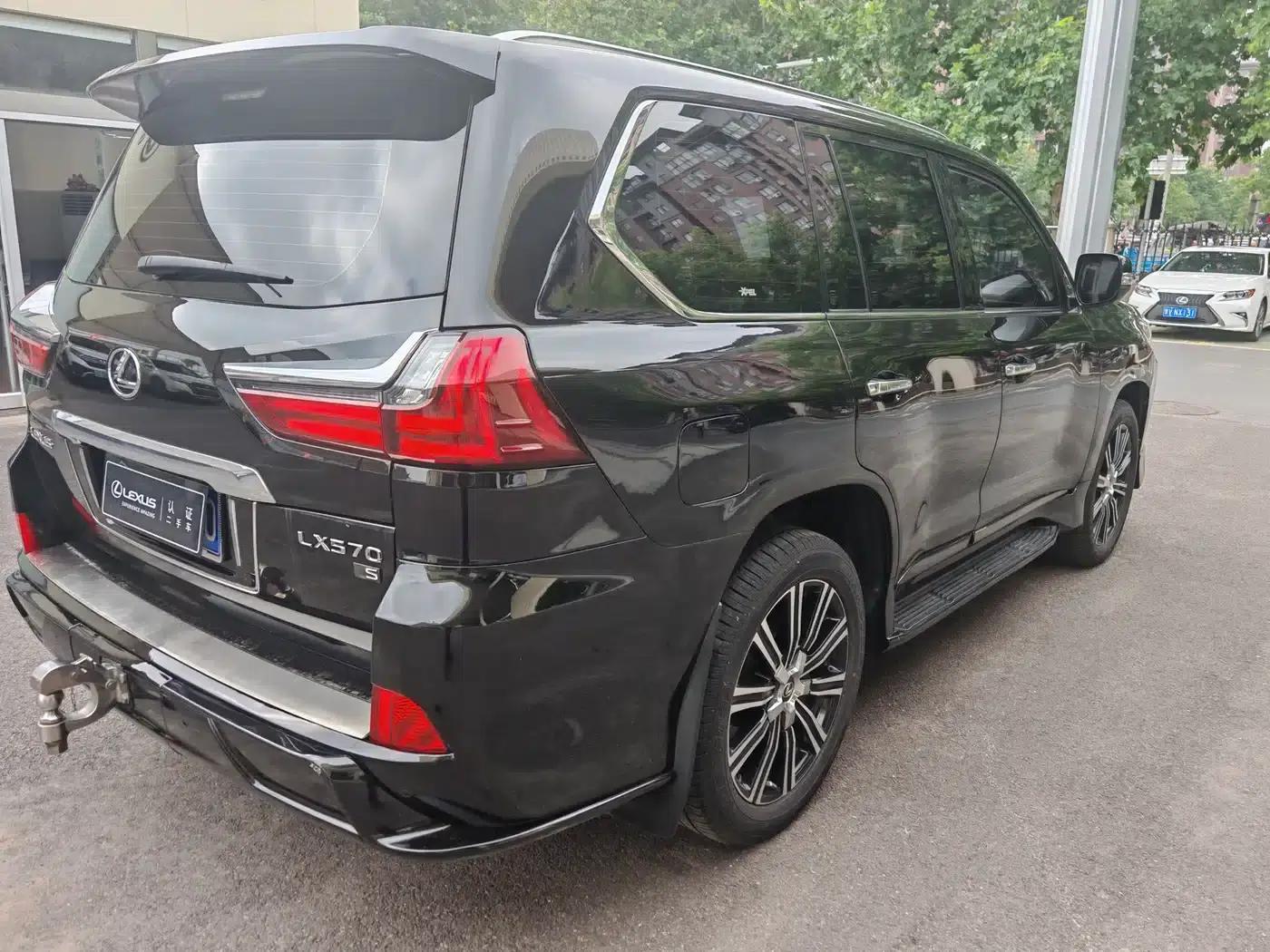 2015 Lexus LX570 Middle East Edition — миниатюра 11