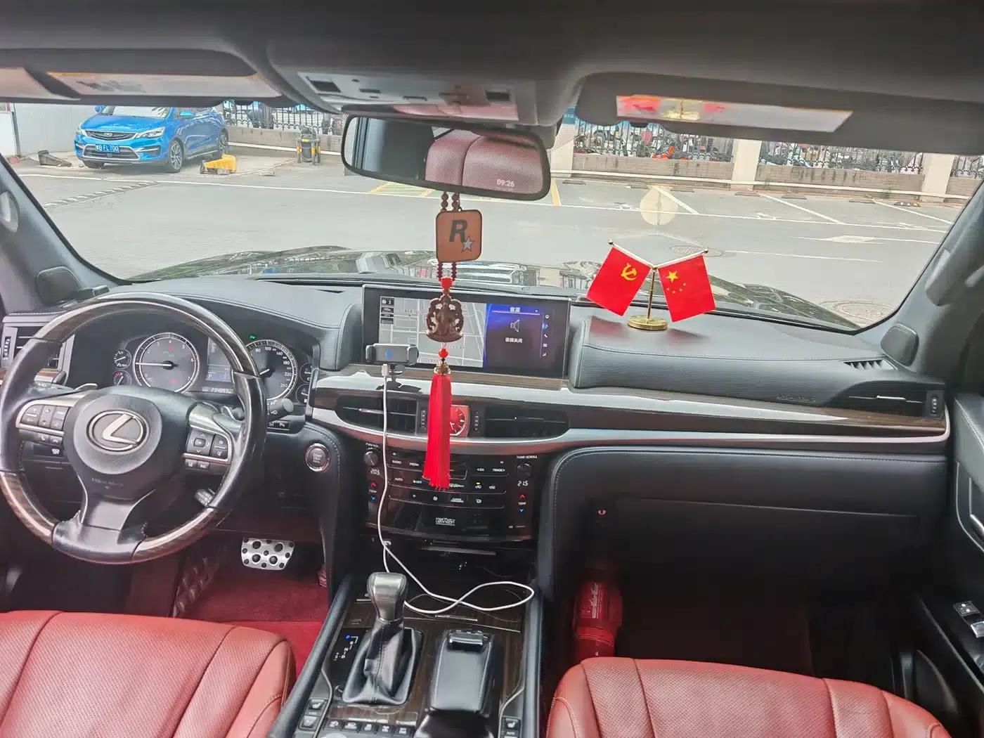 2015 Lexus LX570 Middle East Edition — миниатюра 3