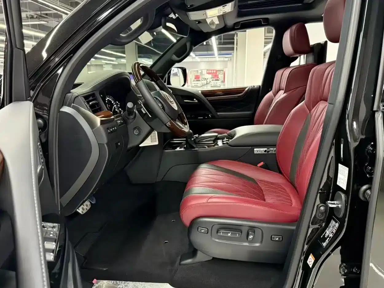 2015 Lexus LX570 Middle East Edition — миниатюра 4