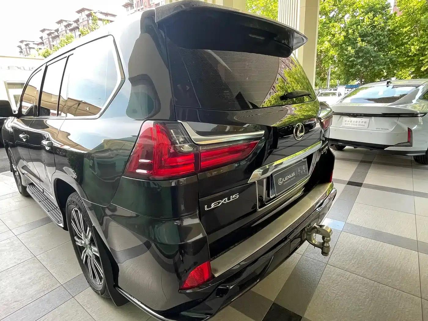 2015 Lexus LX570 Middle East Edition — миниатюра 7