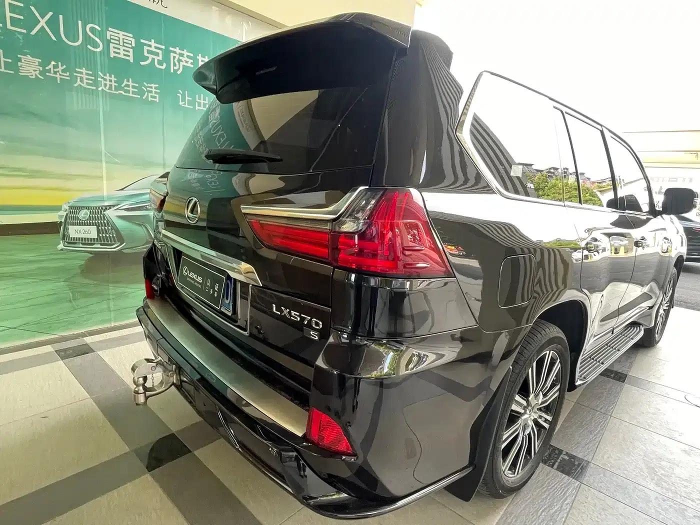 2015 Lexus LX570 Middle East Edition — миниатюра 10