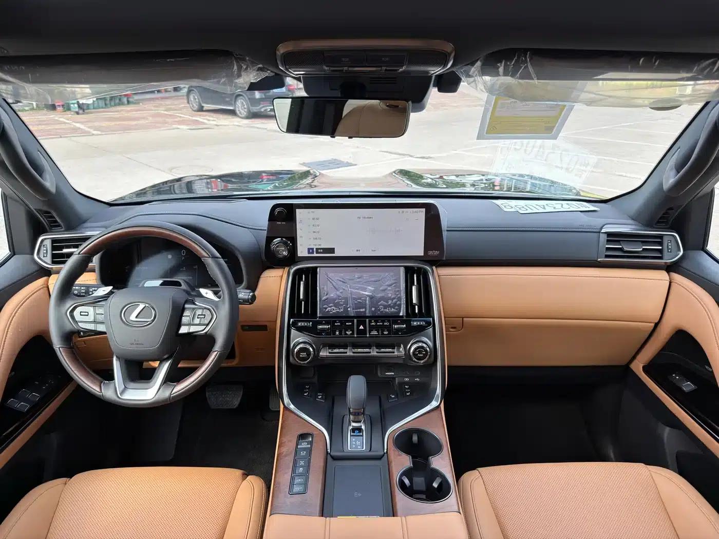 Lexus LX 2025 700h Territory Edition — миниатюра 11