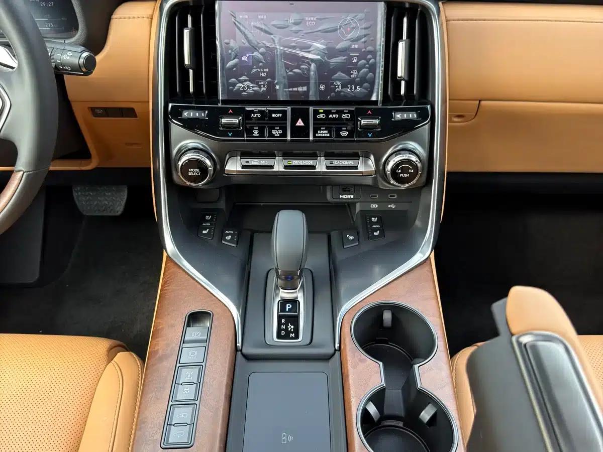 Lexus LX 2025 700h Territory Edition — миниатюра 12