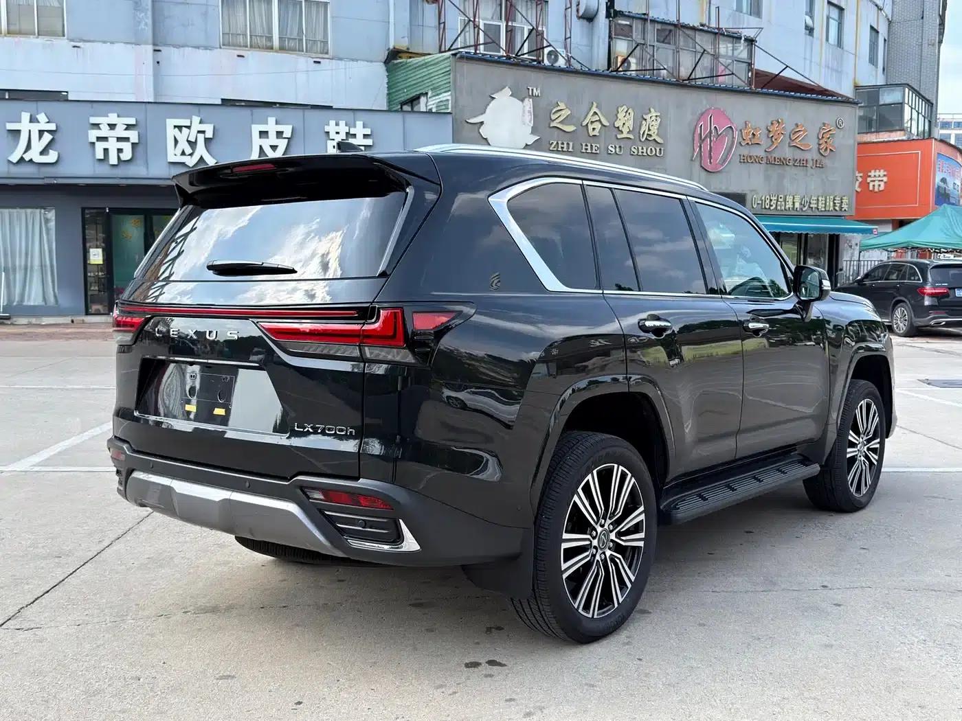 Lexus LX 2025 700h Territory Edition — миниатюра 5