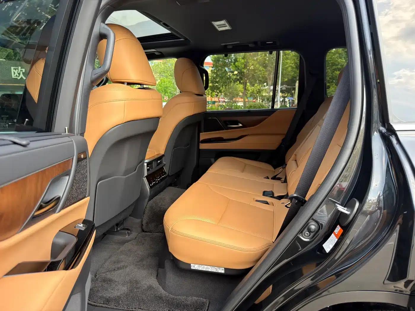 Lexus LX 2025 700h Territory Edition — миниатюра 9