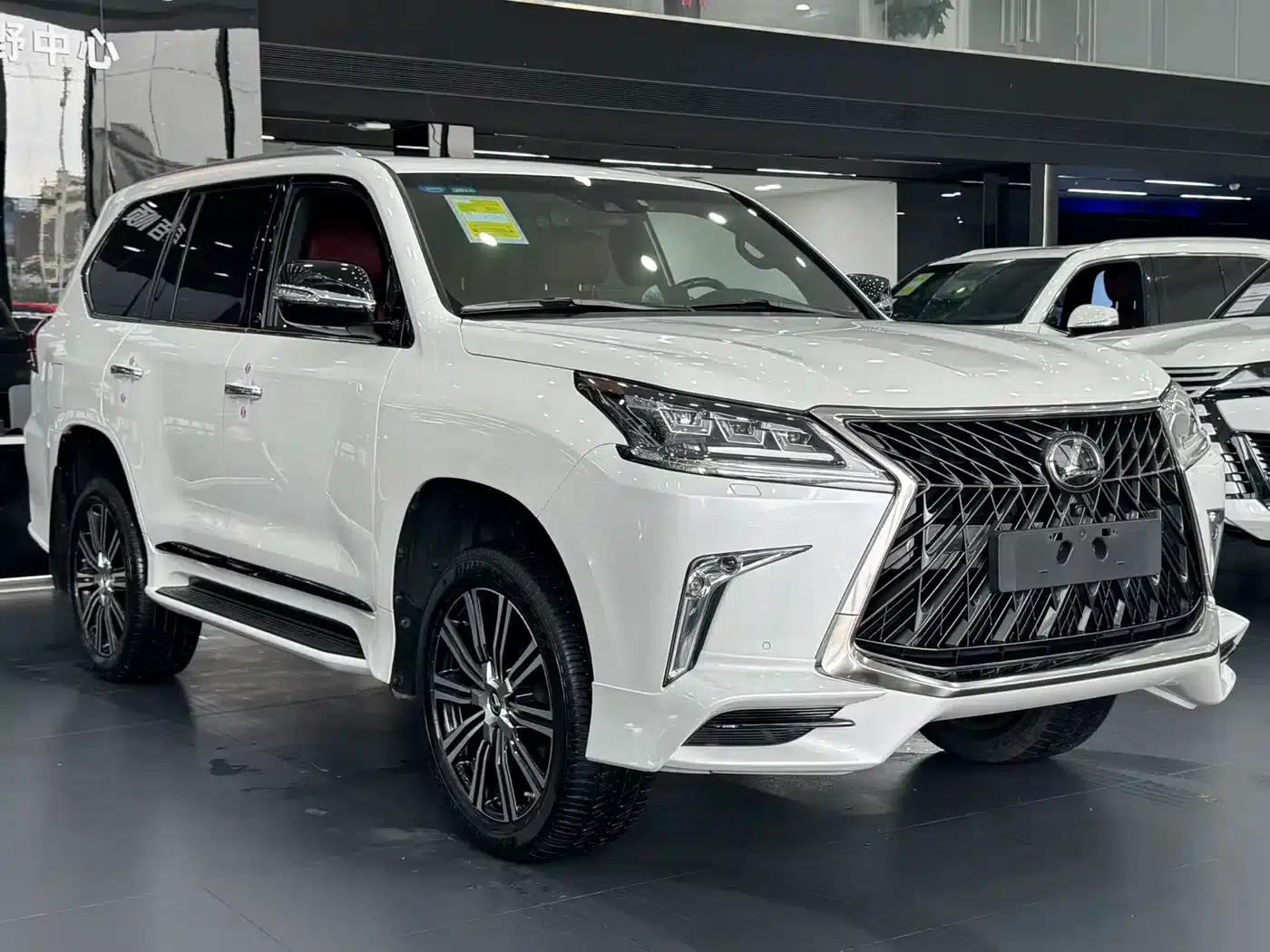 Lexus LX 2019 5.7L Middle East Limited Edition — миниатюра 1