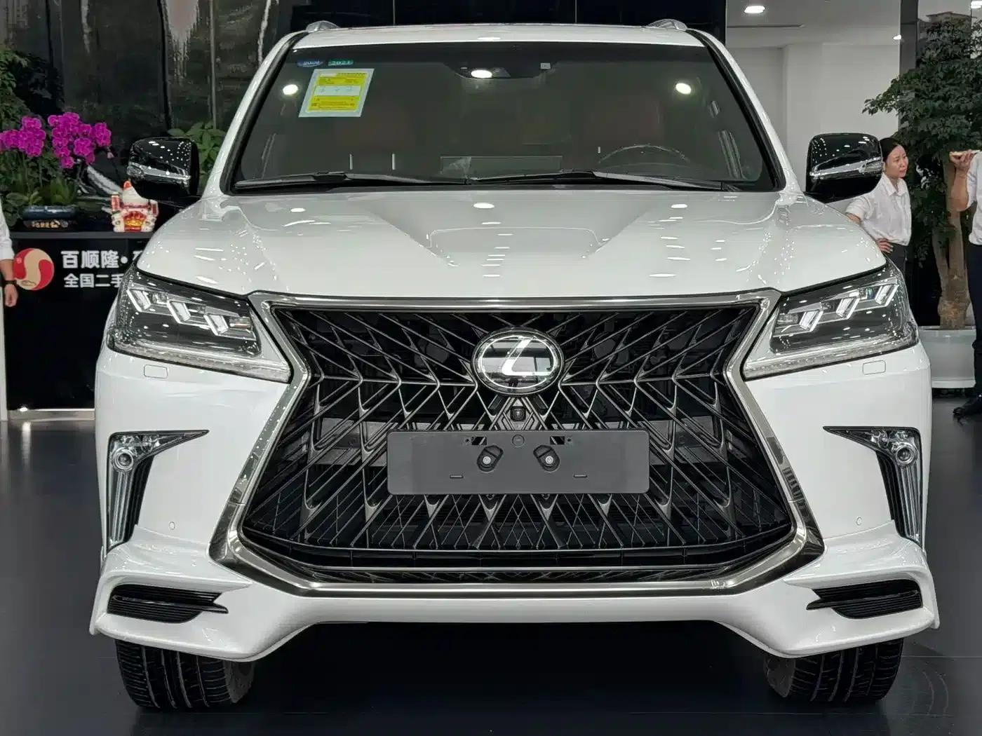 Lexus LX 2019 5.7L Middle East Limited Edition — миниатюра 2