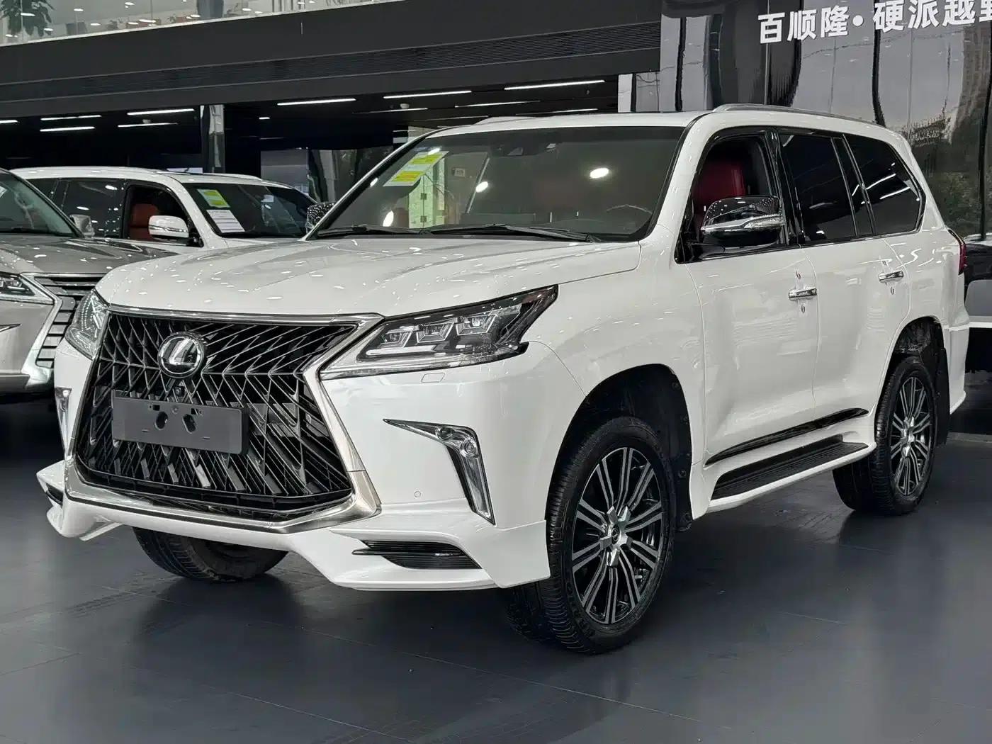 Lexus LX 2019 5.7L Middle East Limited Edition — миниатюра 3