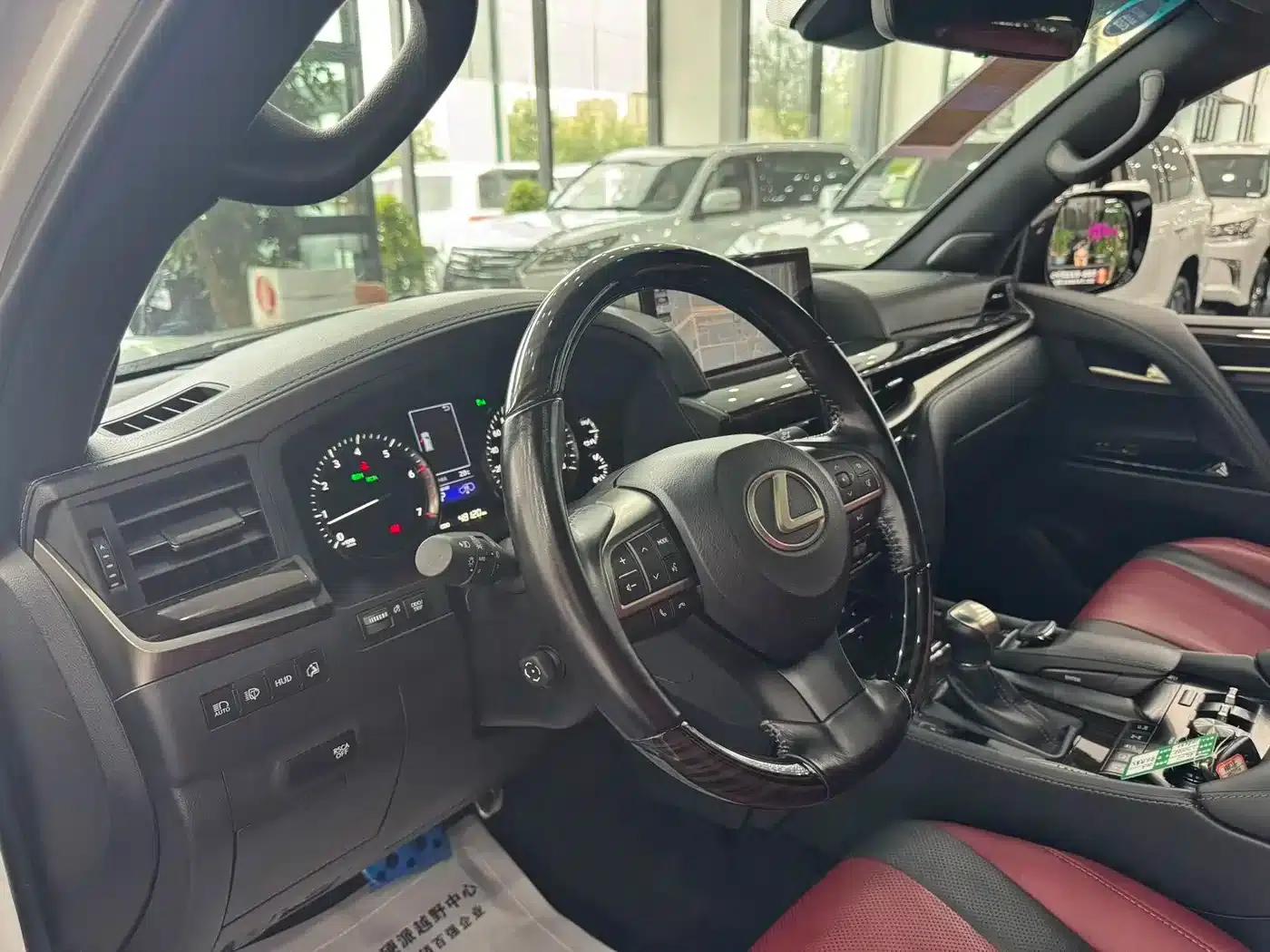 Lexus LX 2019 5.7L Middle East Limited Edition — миниатюра 4