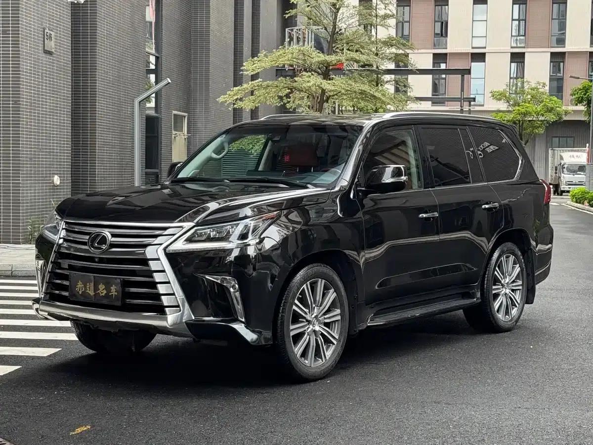 2016 Lexus LX 570 Premium Luxury Edition — миниатюра 1