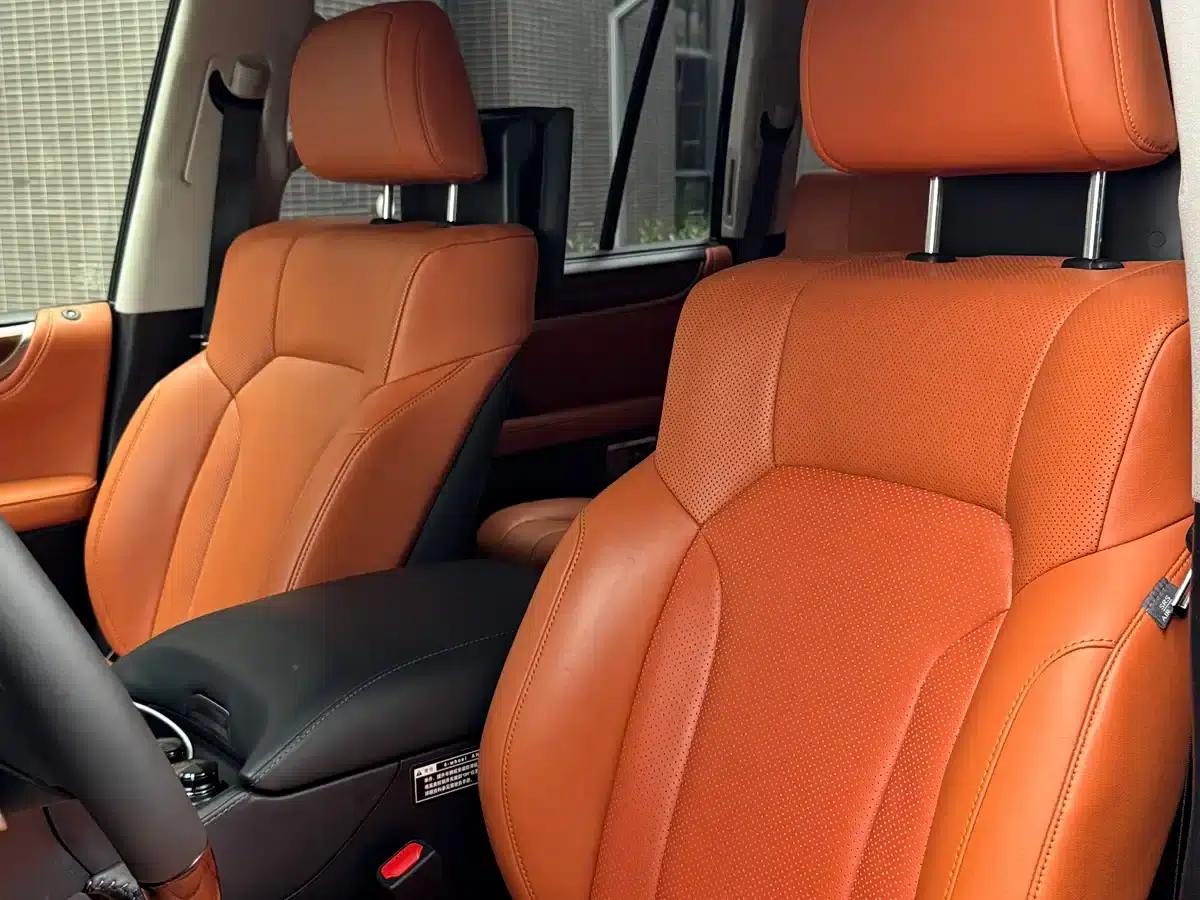 2016 Lexus LX 570 Premium Luxury Edition — миниатюра 11