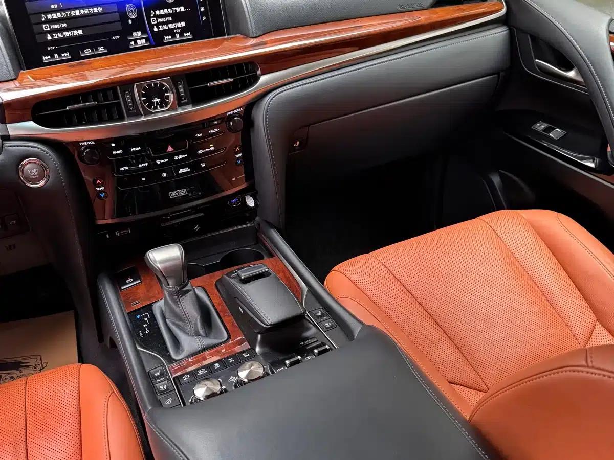 2016 Lexus LX 570 Premium Luxury Edition — миниатюра 14
