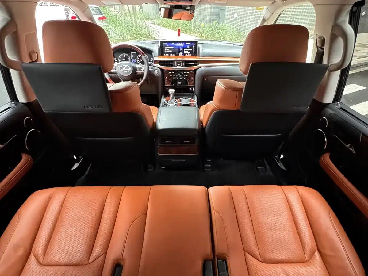 2016 Lexus LX 570 Premium Luxury Edition — миниатюра 17